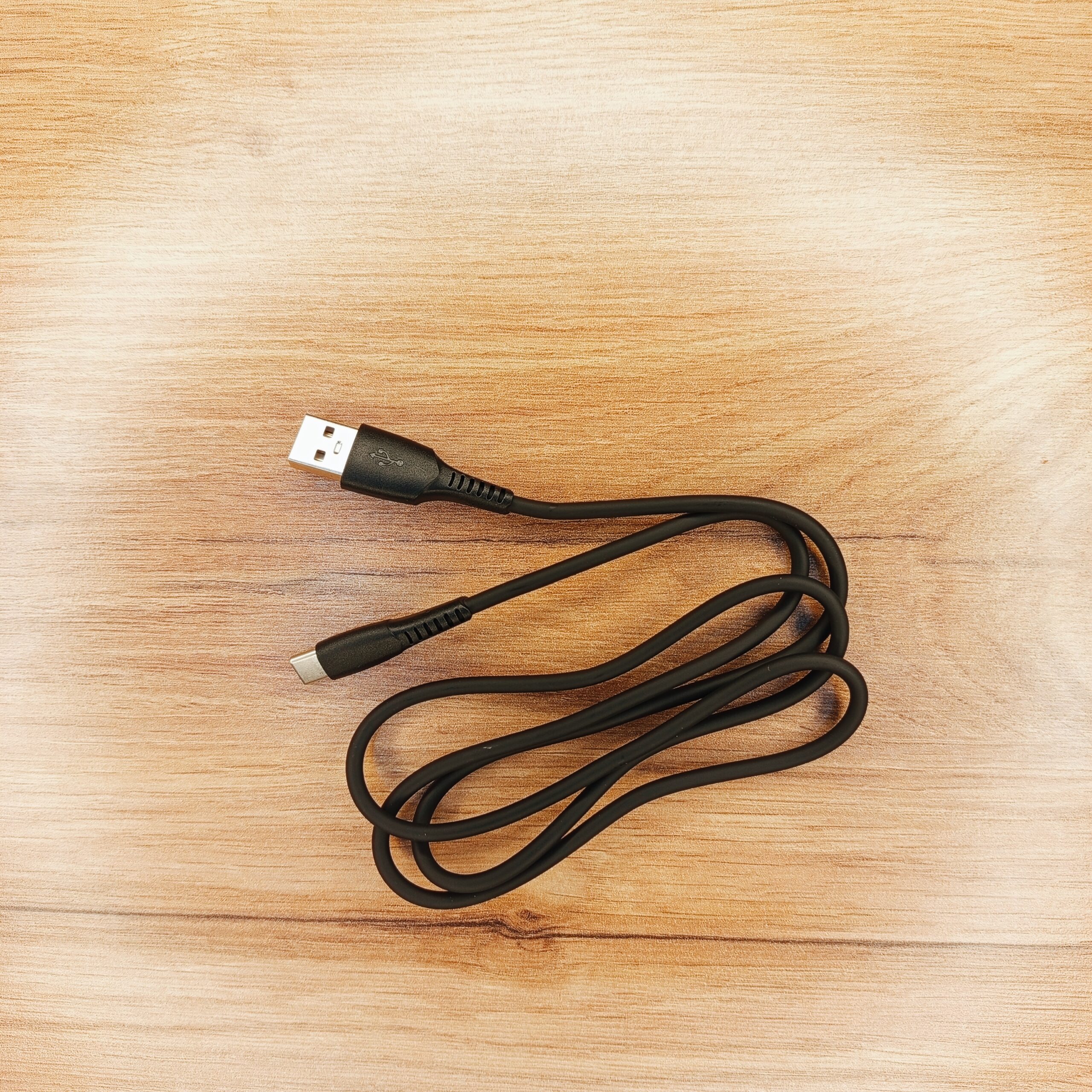 کابل Type-C سولوفر مدل X-1 | جریان ۵ آمپر + شارژ سریع QC 3.0 (۱ متری) 2 کابل Type-C سولوفر X-1 5A + QC 3.0 + 1 متر شارژ سریع + انتقال 480Mbps – مقاوم، سریع، بادوام!