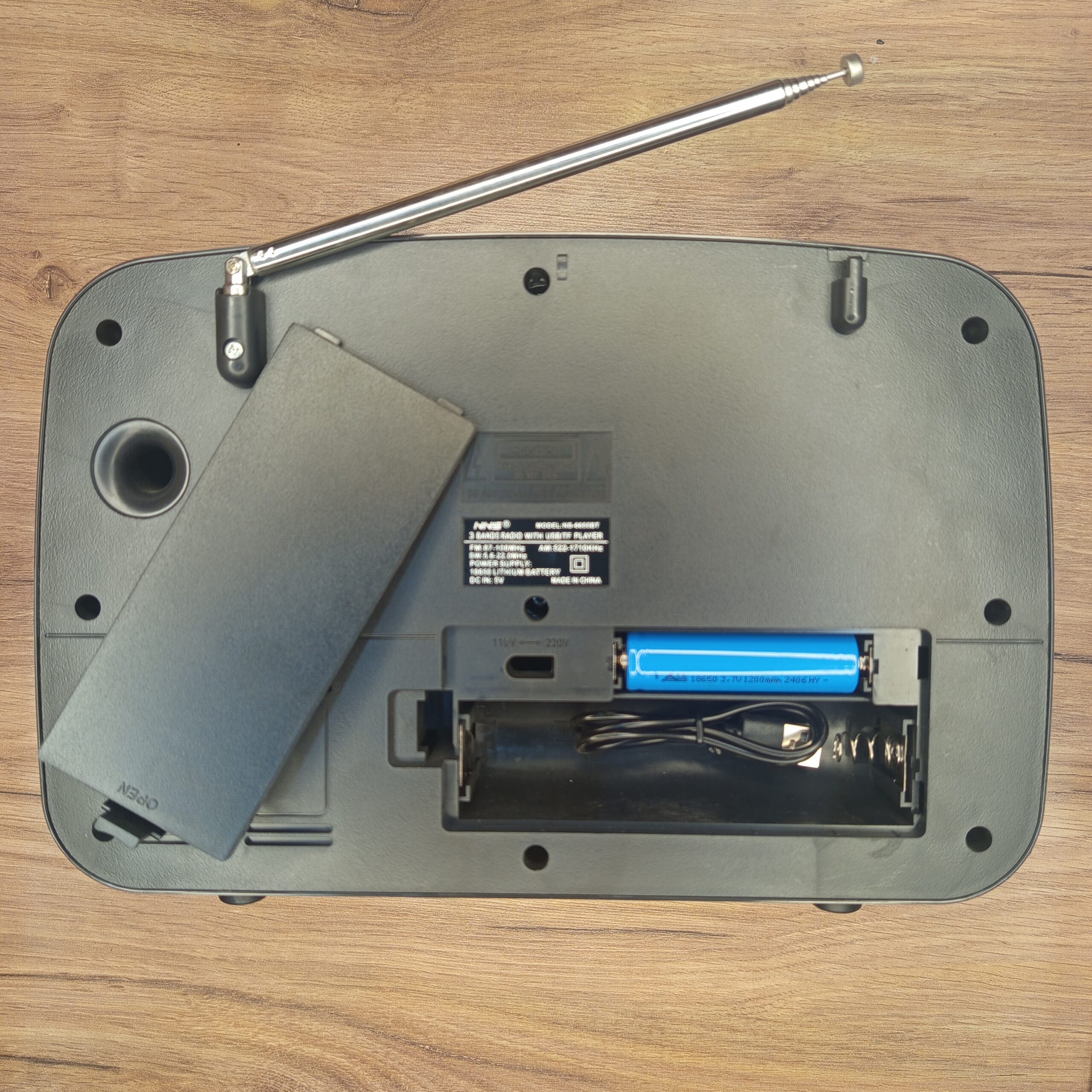 رادیو رومیزی بلوتوثی کلاسیک NNS NS-6655BT 2 رادیو رومیزی بلوتوثی کلاسیک NNS NS-6655BT (2)